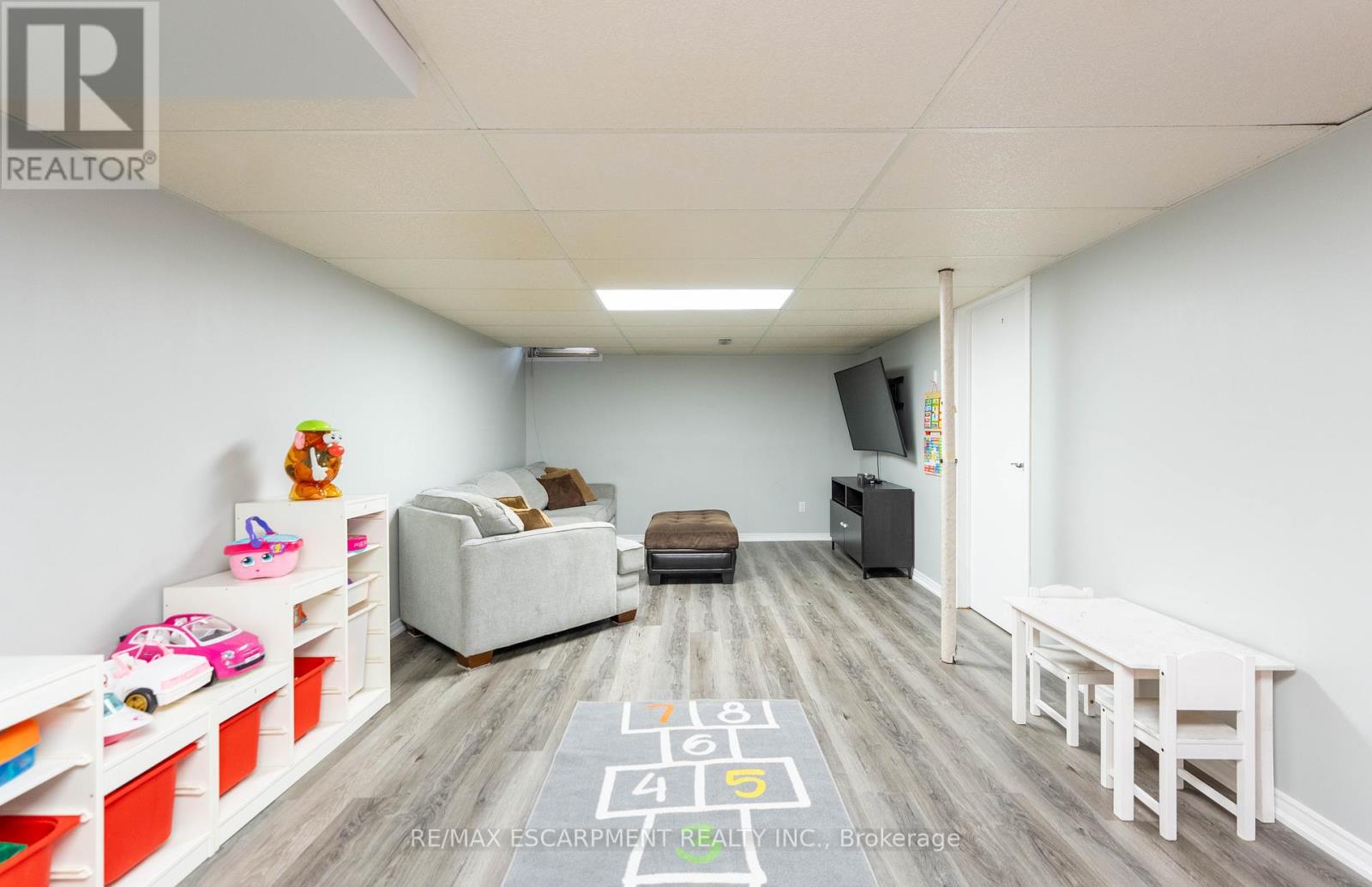 Photo 13 of 55 1 Royalwood Court, Hamilton ON