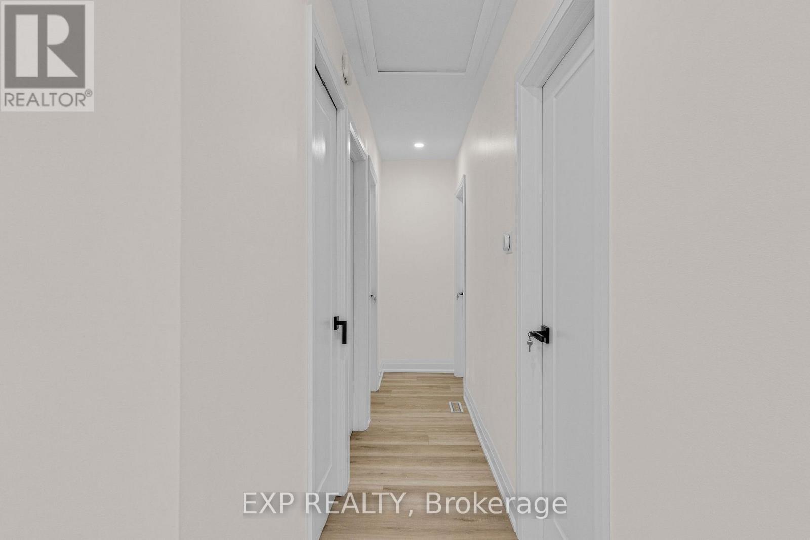 Photo 5 of 182 Beach Road, Hamilton ON
