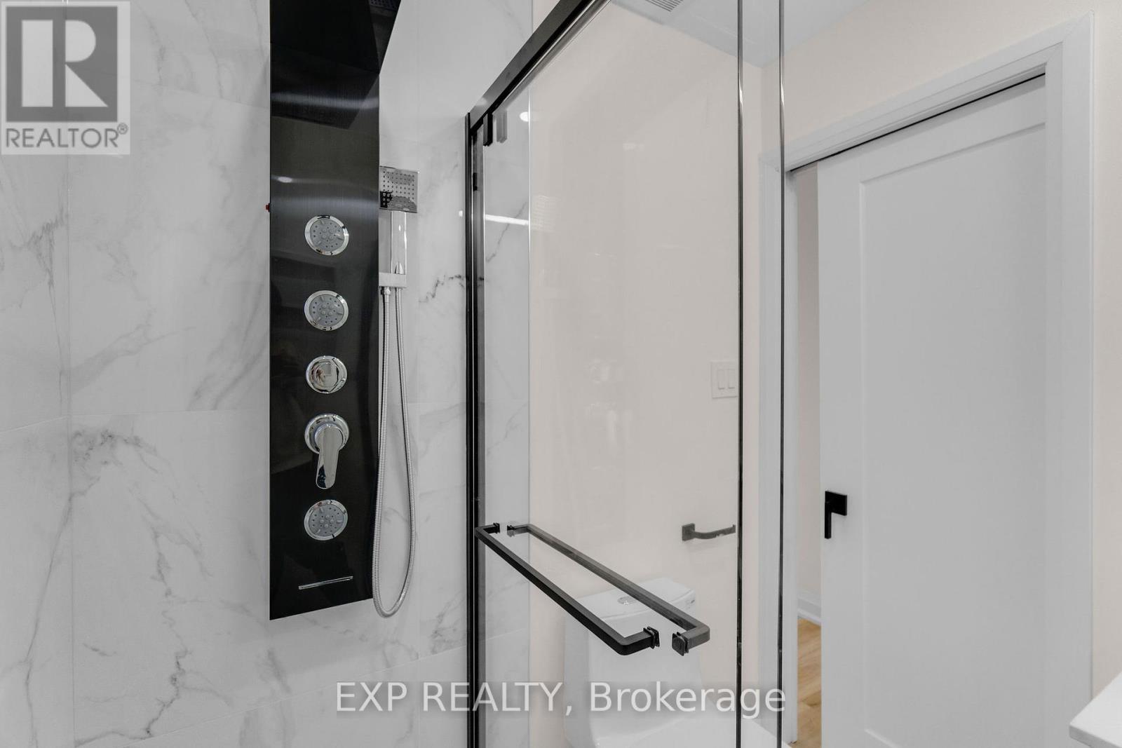 Photo 31 of 182 Beach Road, Hamilton ON