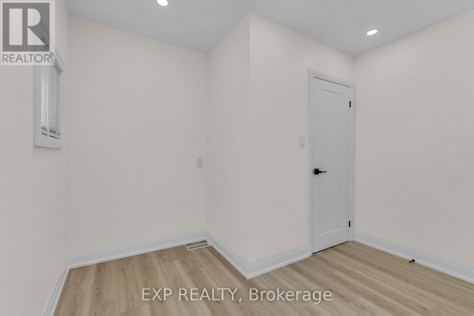 Photo 34 of 182 Beach Road, Hamilton ON