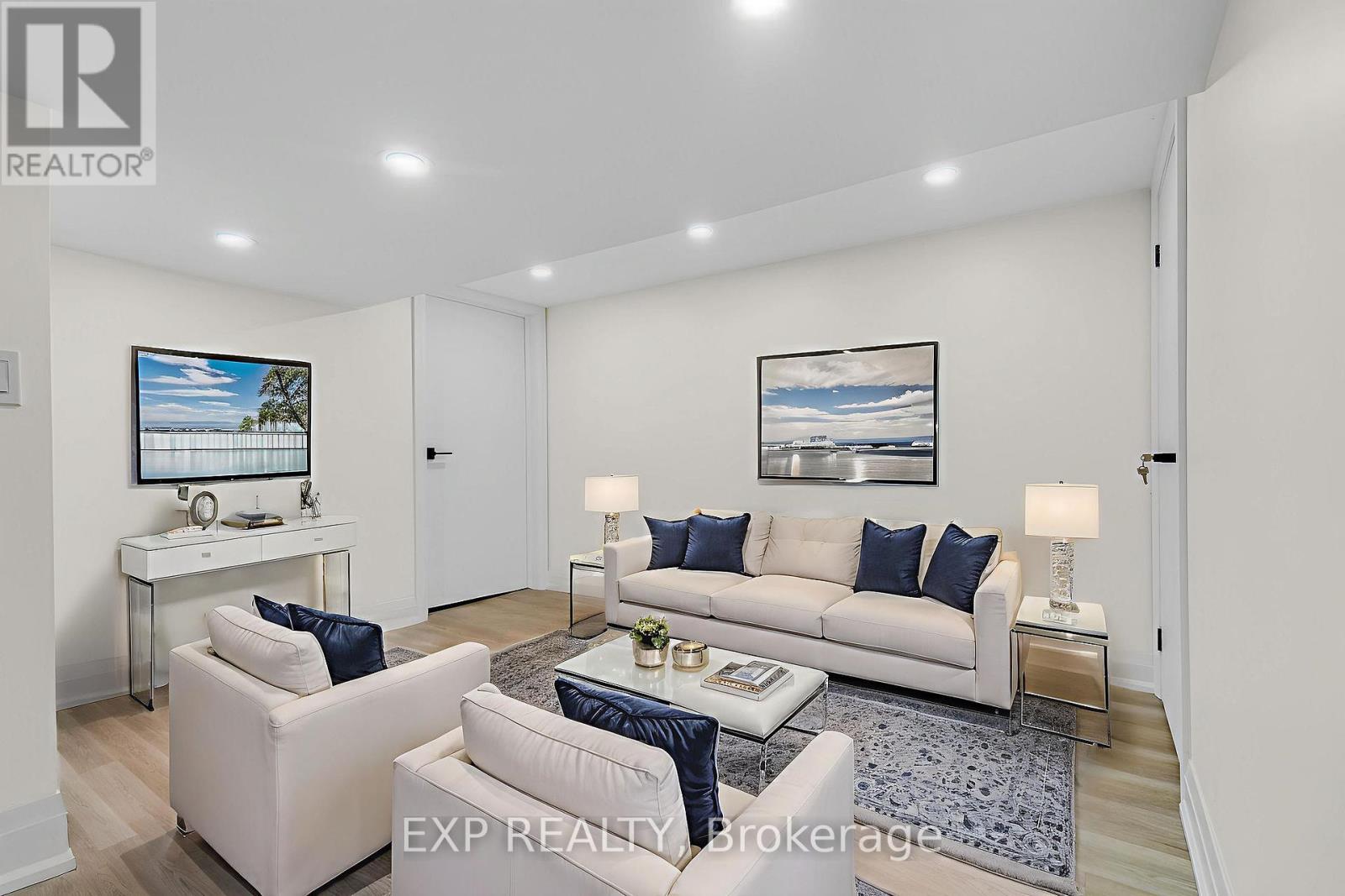 Photo 35 of 182 Beach Road, Hamilton ON