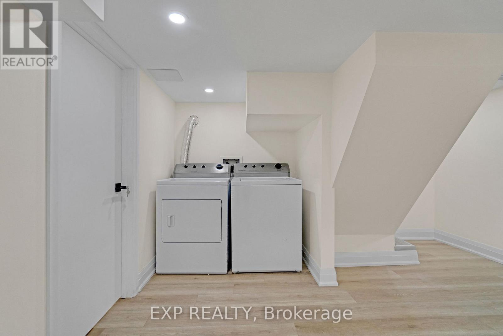 Photo 30 of 182 Beach Road, Hamilton ON