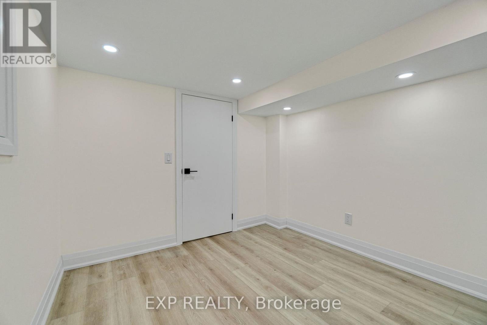 Photo 28 of 182 Beach Road, Hamilton ON