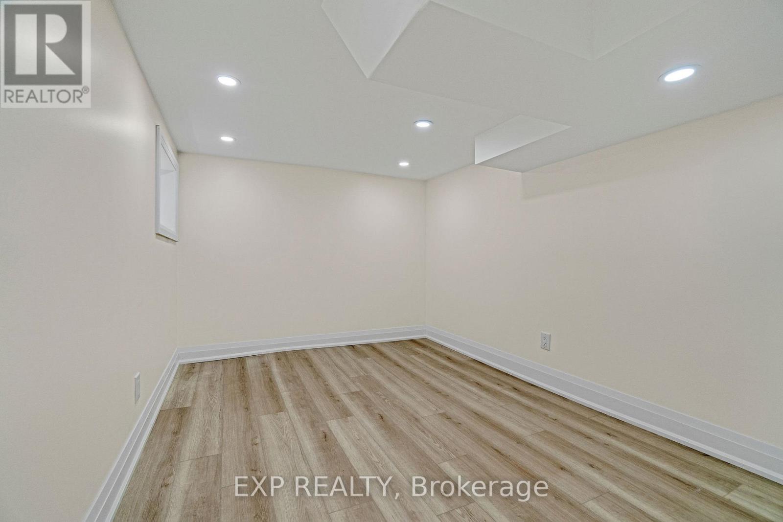 Photo 9 of 182 Beach Road, Hamilton ON