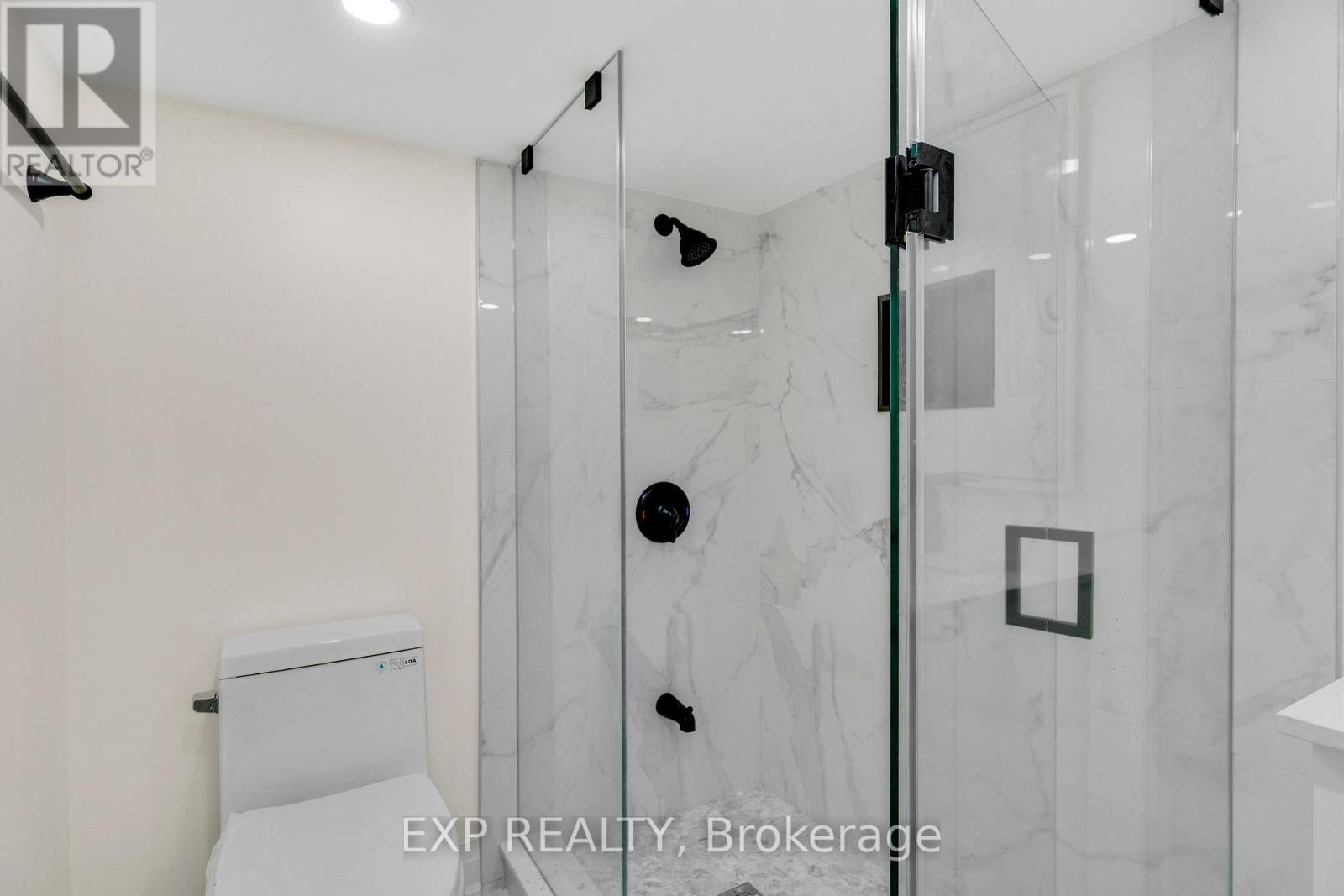 Photo 25 of 182 Beach Road, Hamilton ON