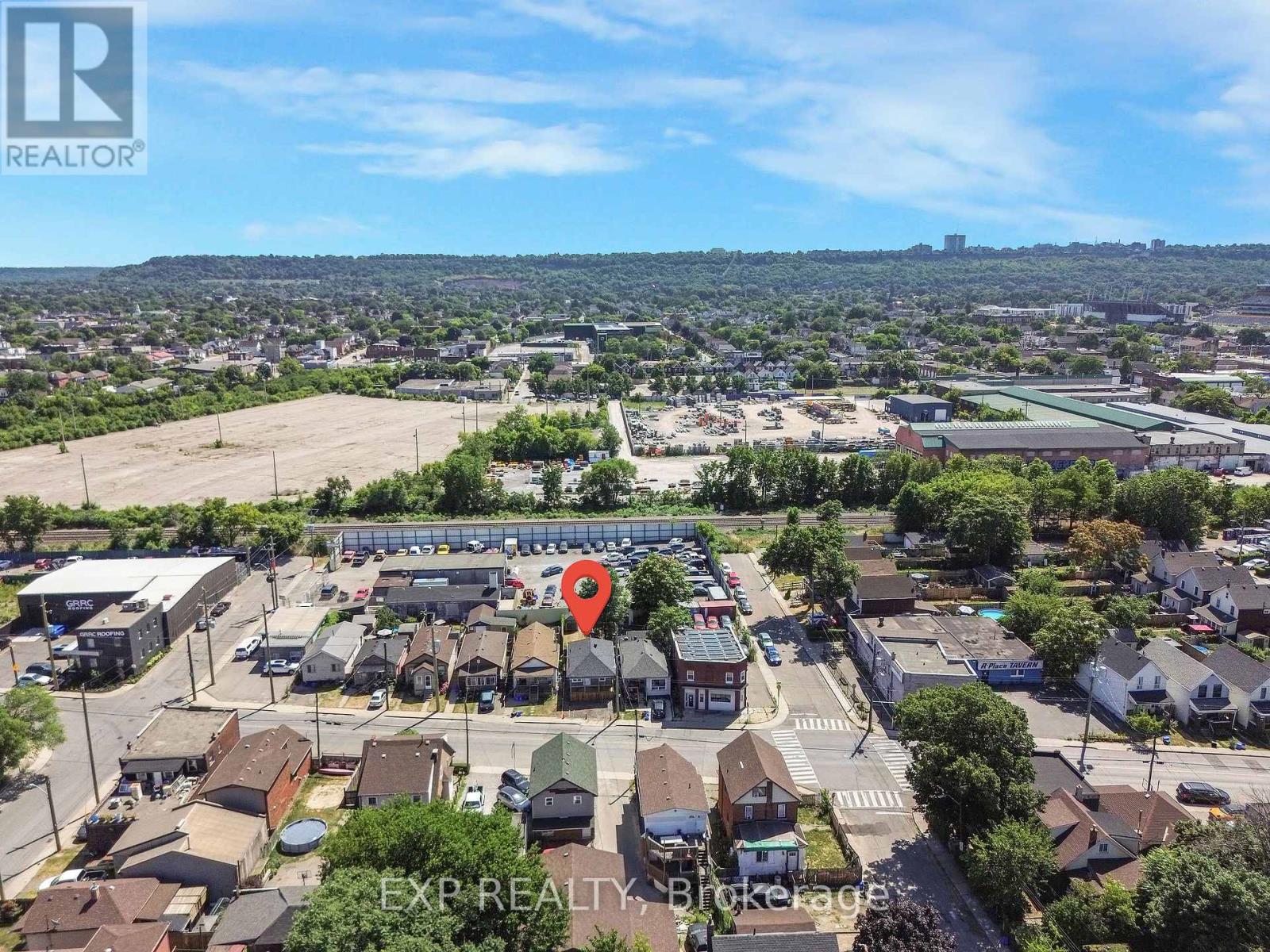 Photo 17 of 182 Beach Road, Hamilton ON