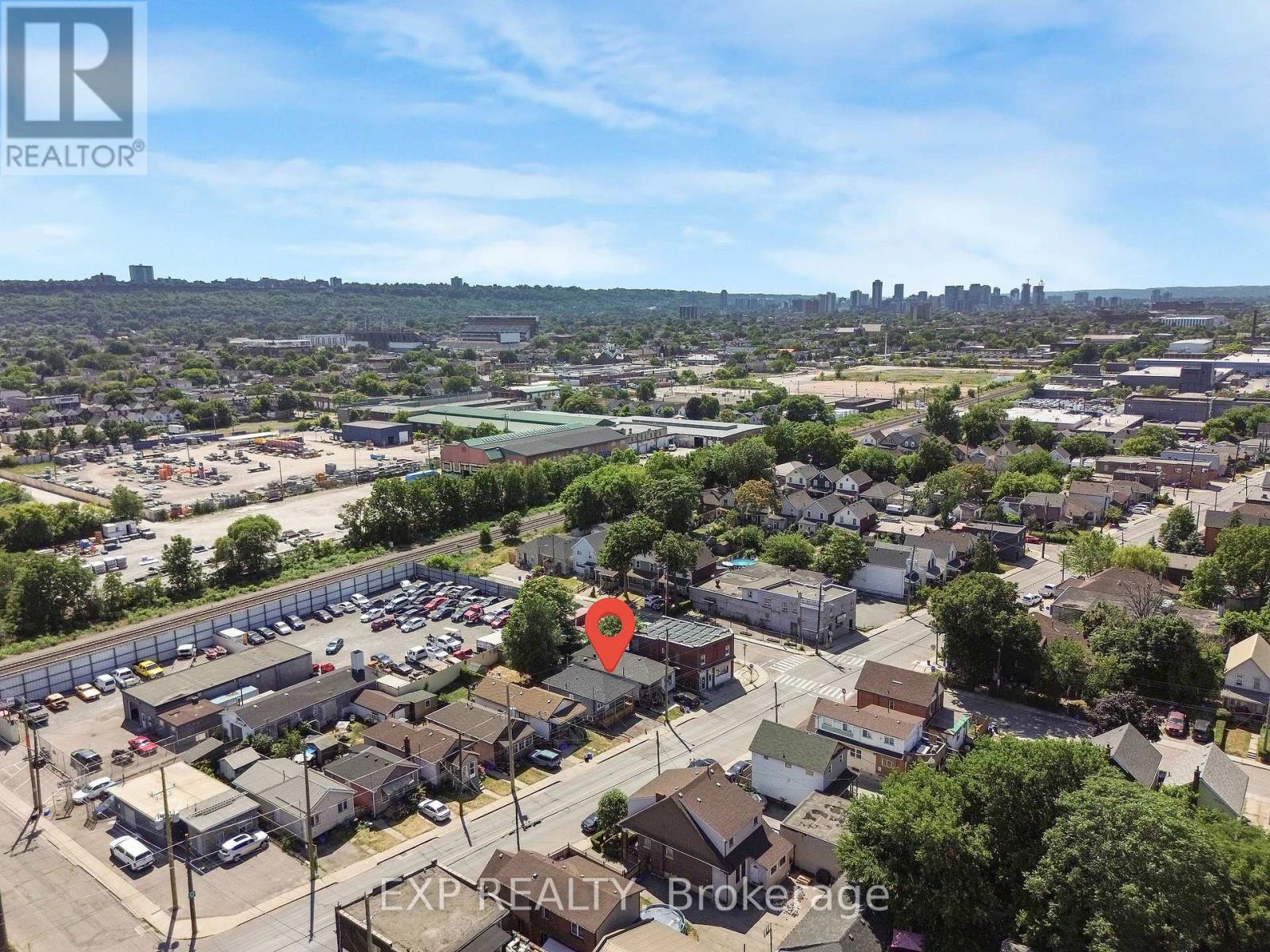 Photo 46 of 182 Beach Road, Hamilton ON