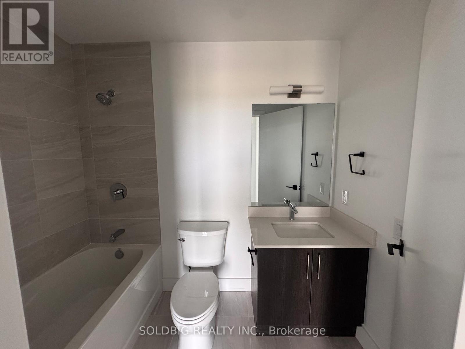Photo 10 of 1117 2872 Barton Street E, Hamilton ON