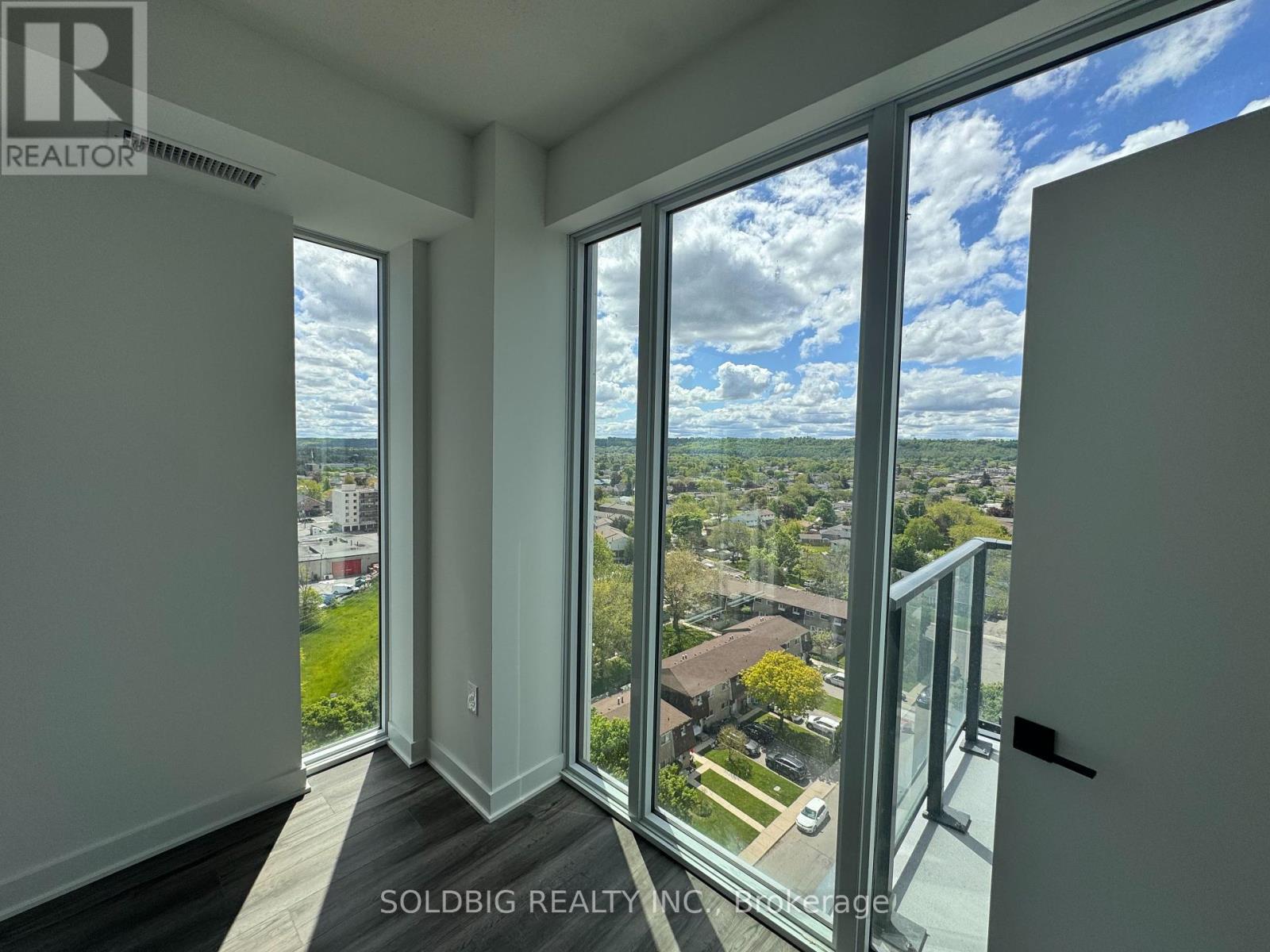 Photo 4 of 1117 2872 Barton Street E, Hamilton ON