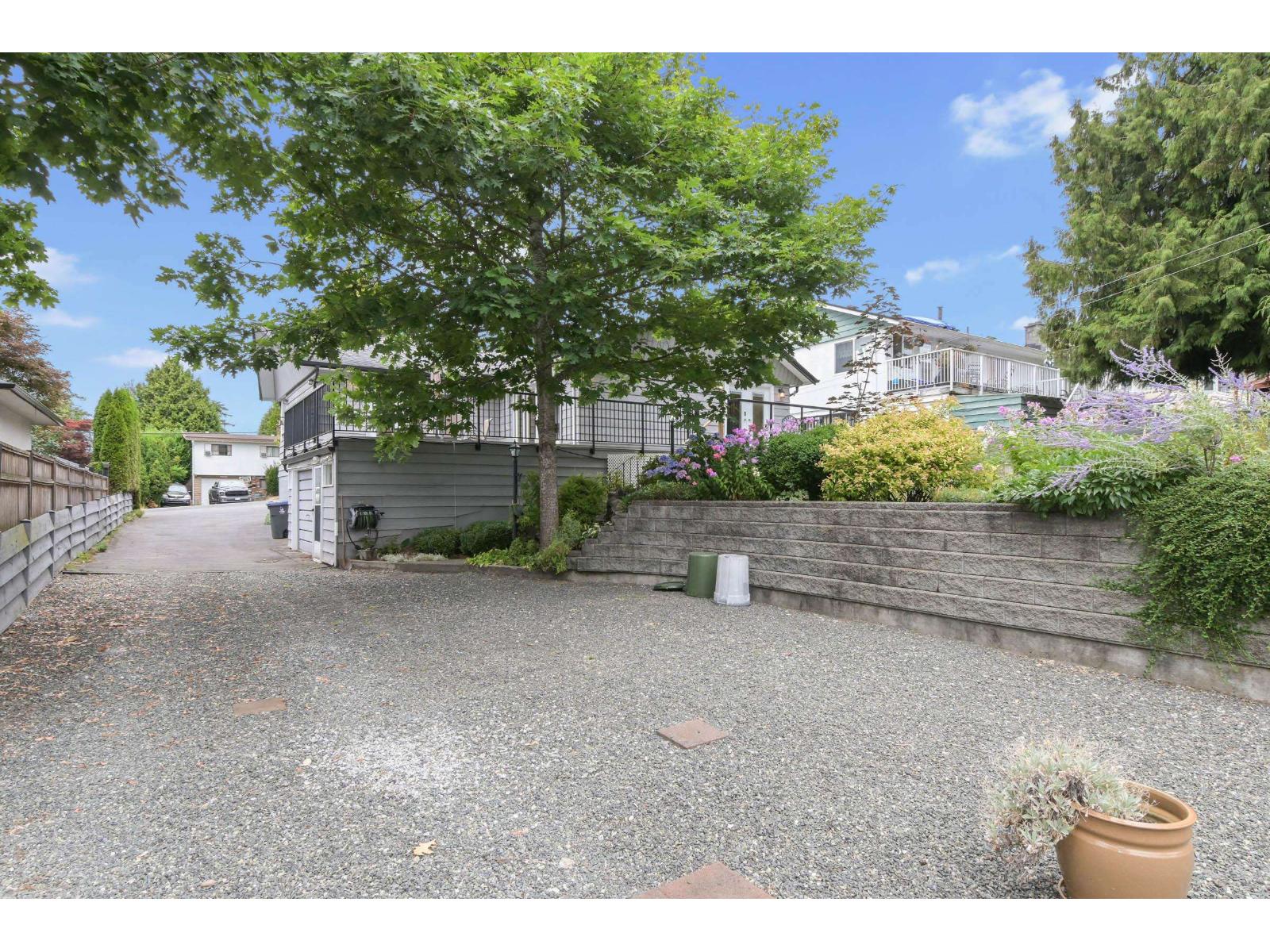 Photo 10 of 18066 59 Avenue, Surrey BC