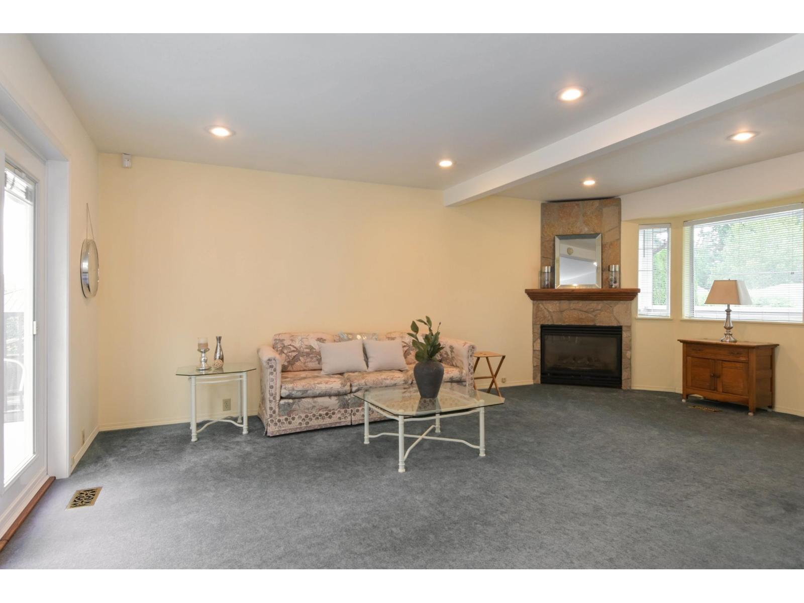 Photo 7 of 18066 59 Avenue, Surrey BC