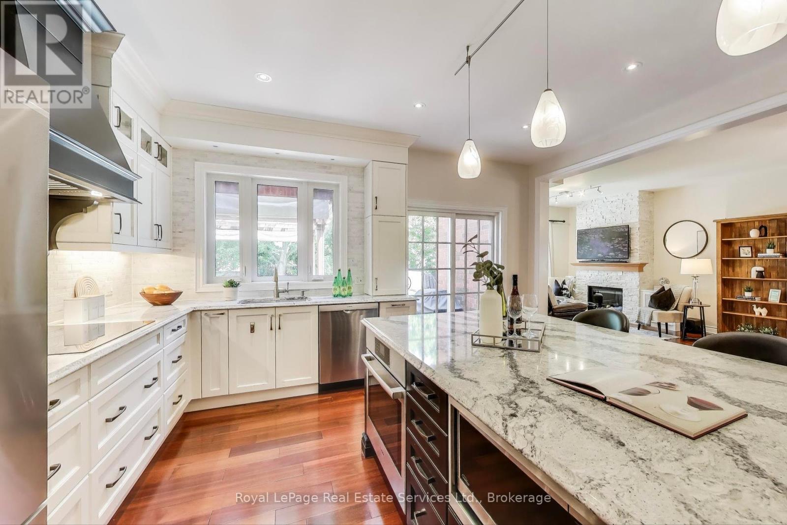 Photo 8 of 2253 Glenfield Road, Oakville ON