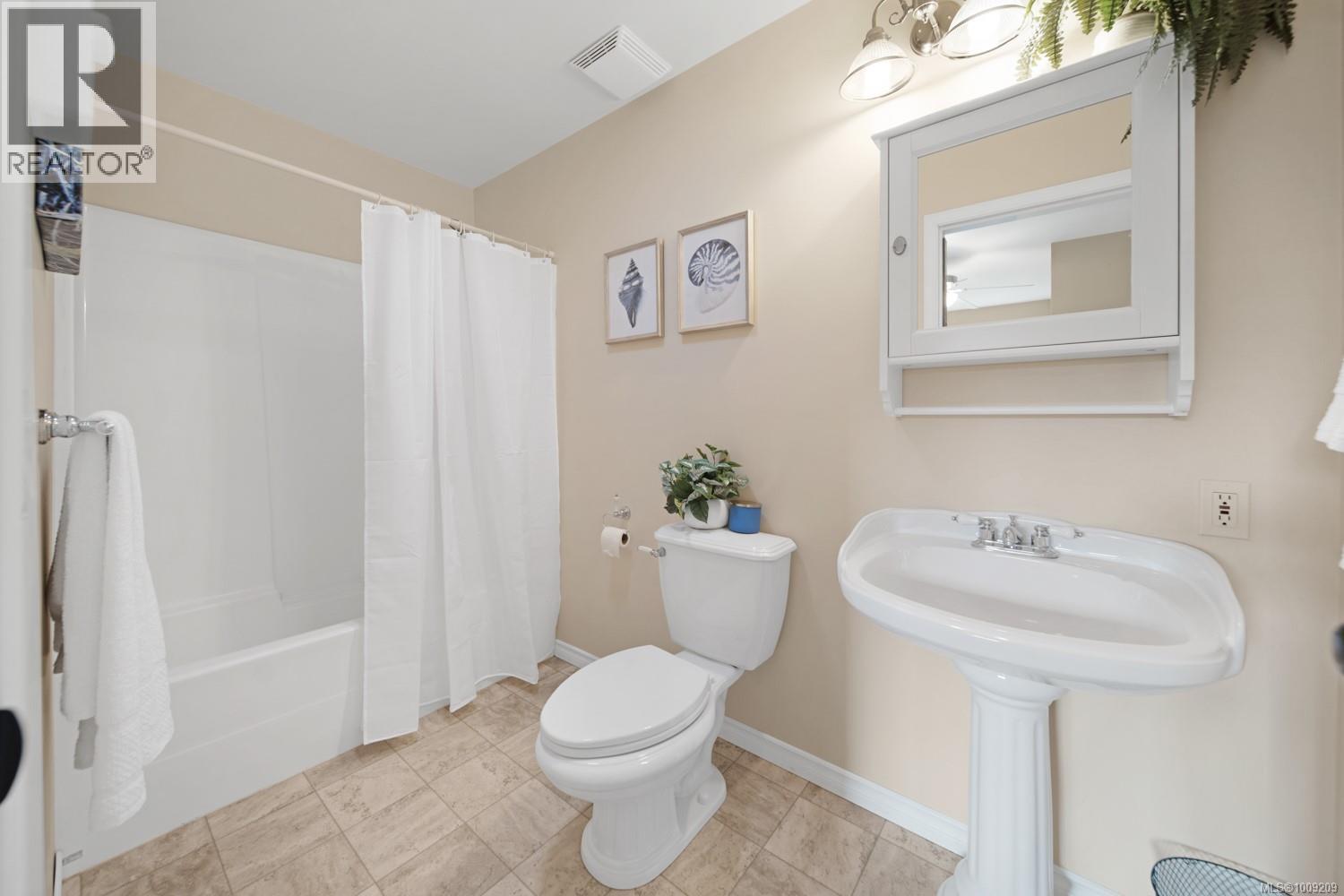 Photo 6 of 1591 Escarpment Way, Duncan BC