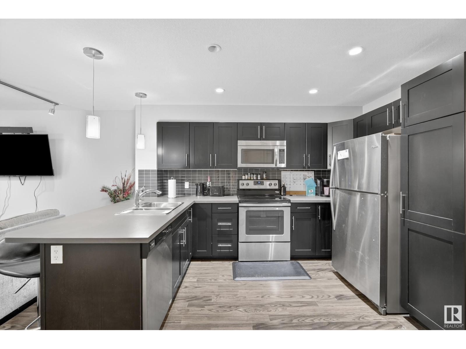 Photo 16 of 107 1031 173 St Sw, Edmonton AB