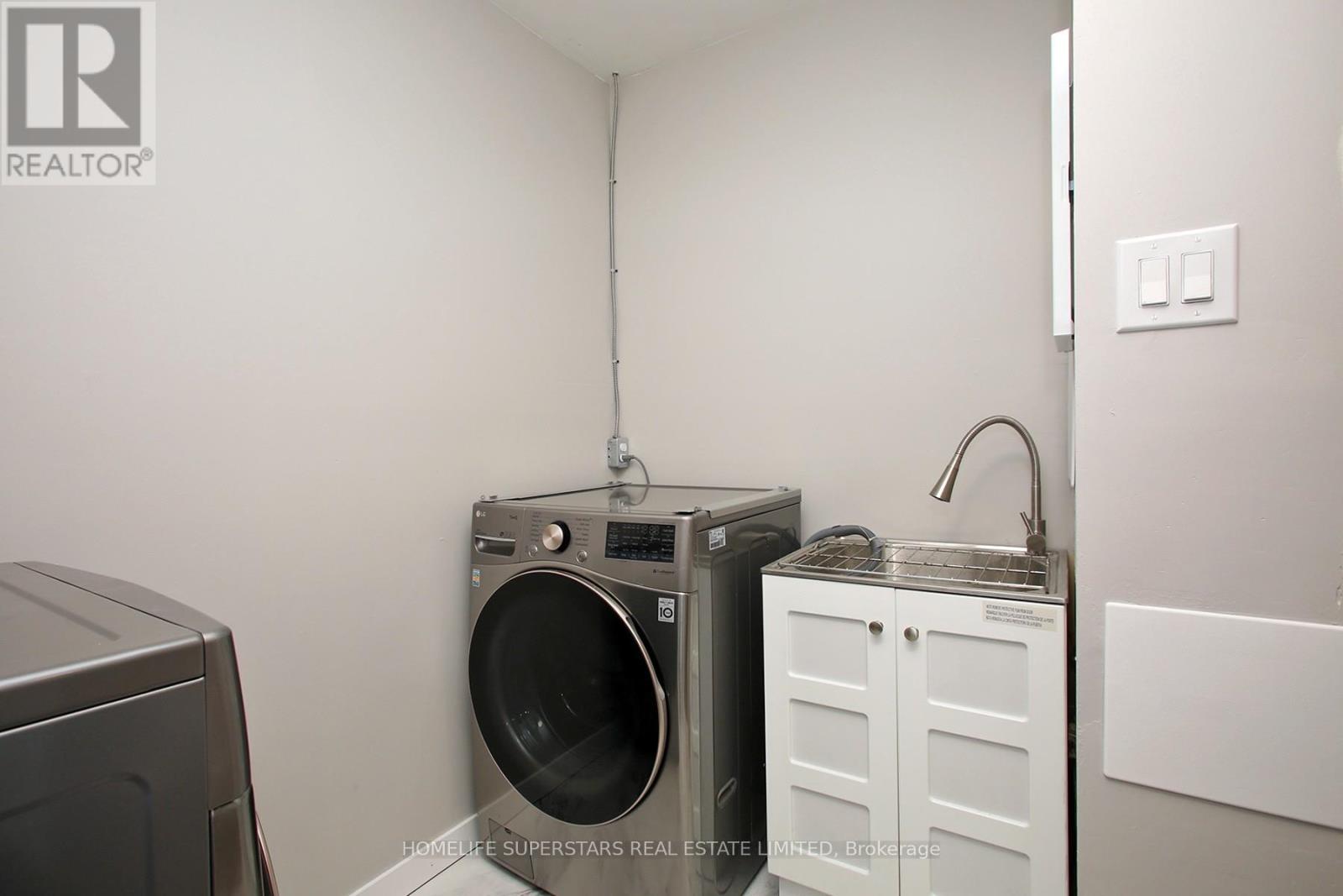 Photo 8 of 307 45 Silverstone Drive, Toronto ON