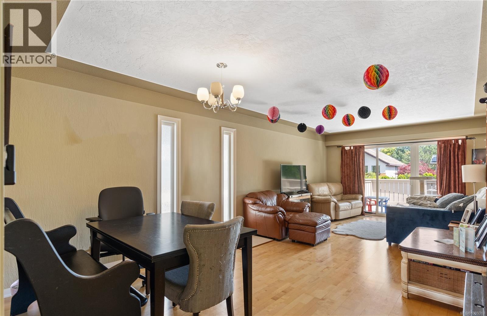 Photo 19 of 1576 Prairie St, Saanich BC