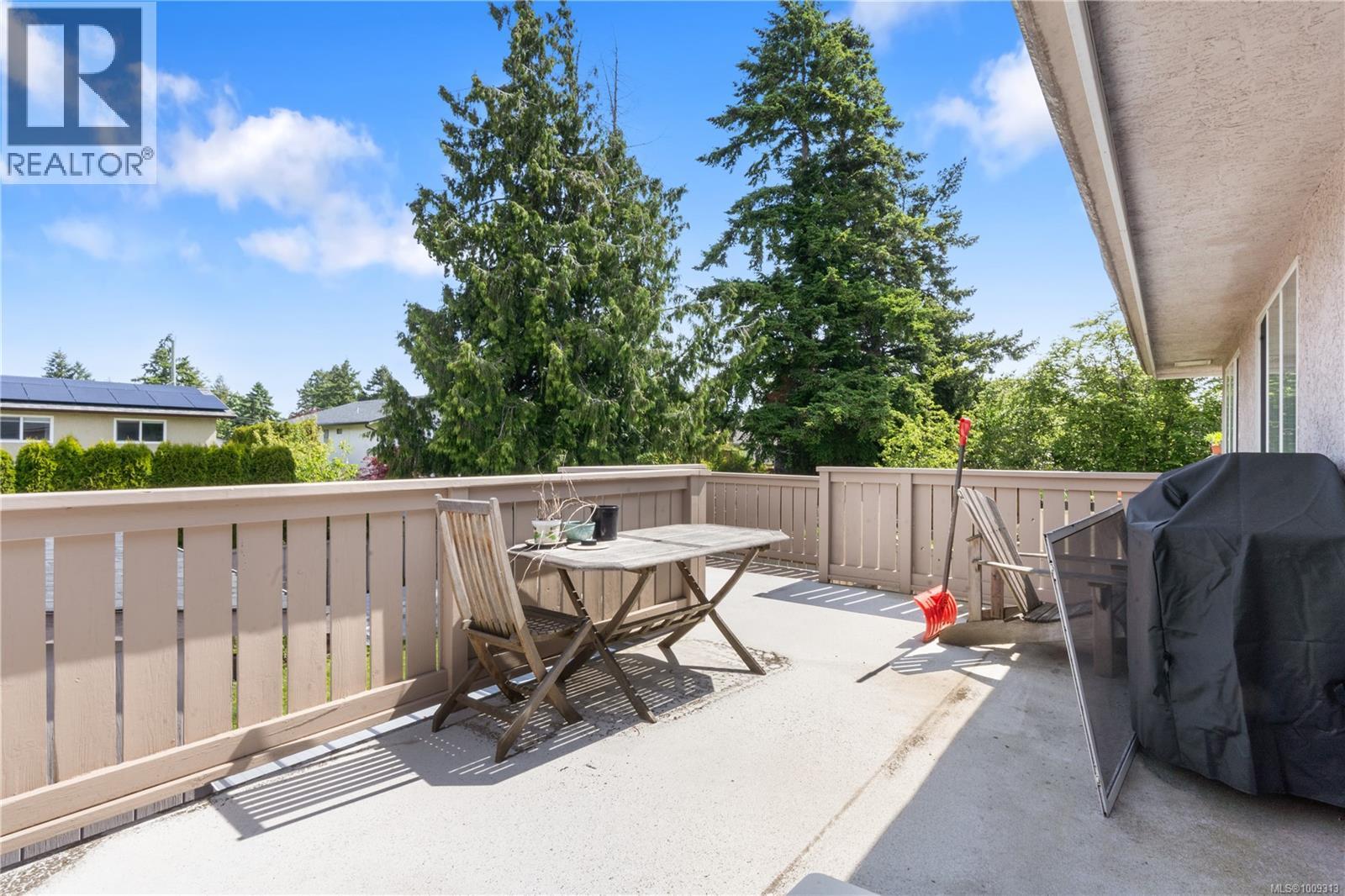 Photo 29 of 1576 Prairie St, Saanich BC