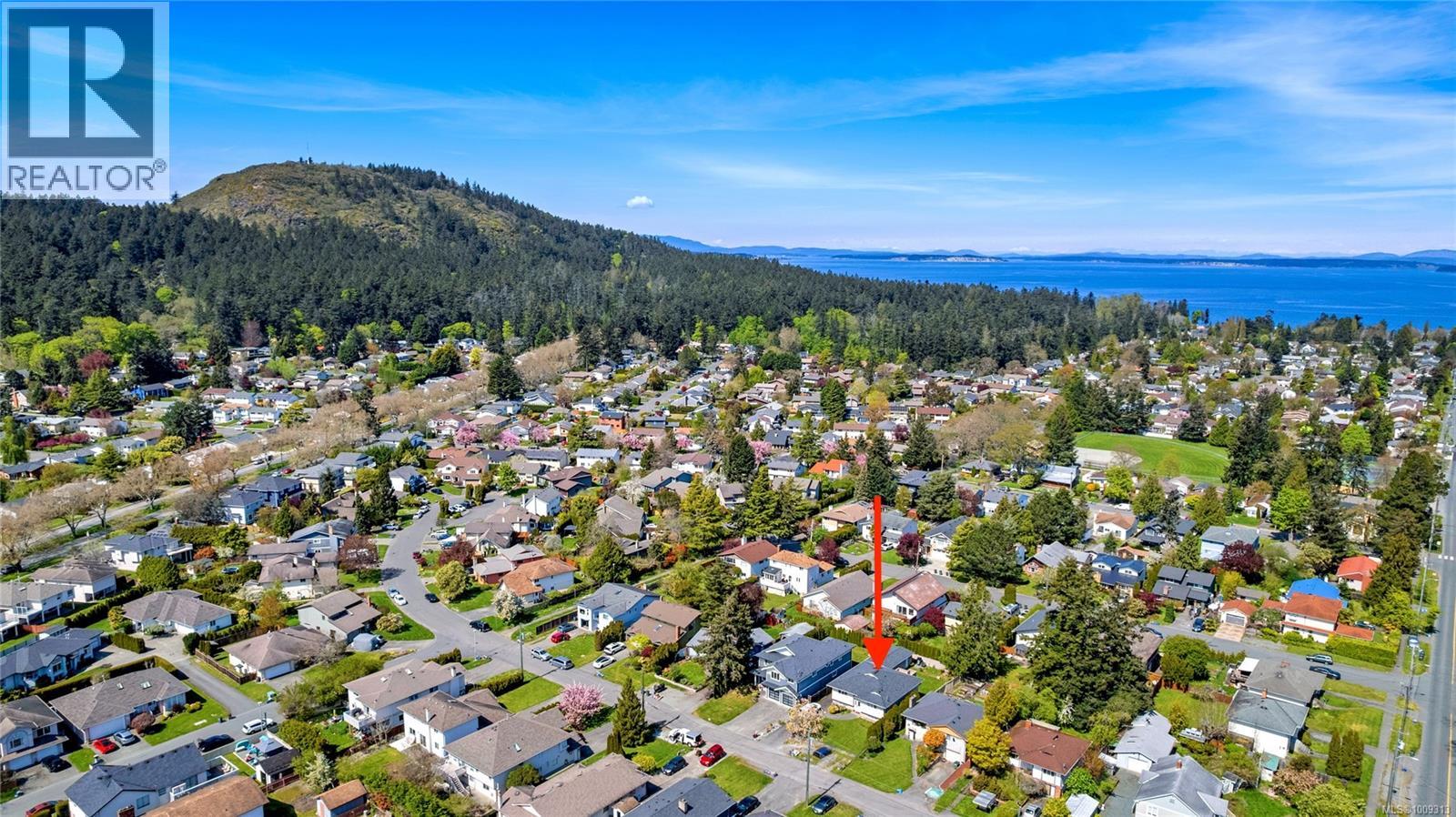 Photo 21 of 1576 Prairie St, Saanich BC