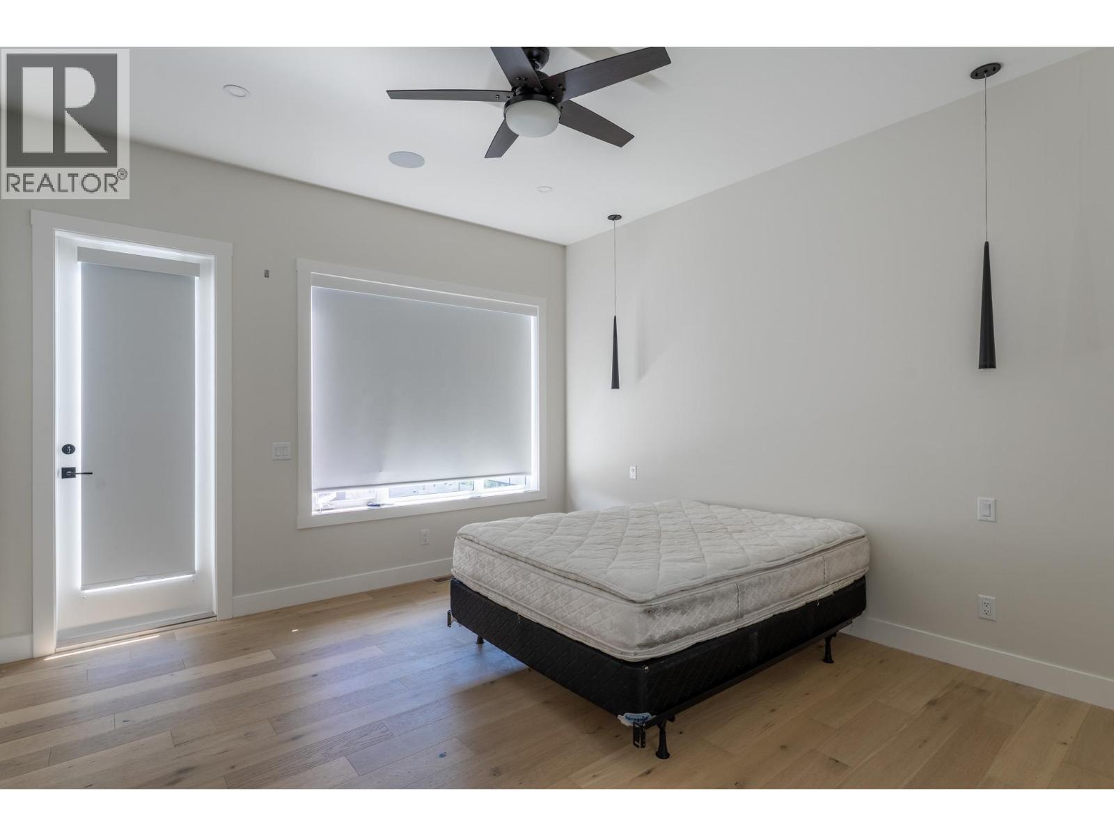  873 Royal Troon Lane, Kelowna