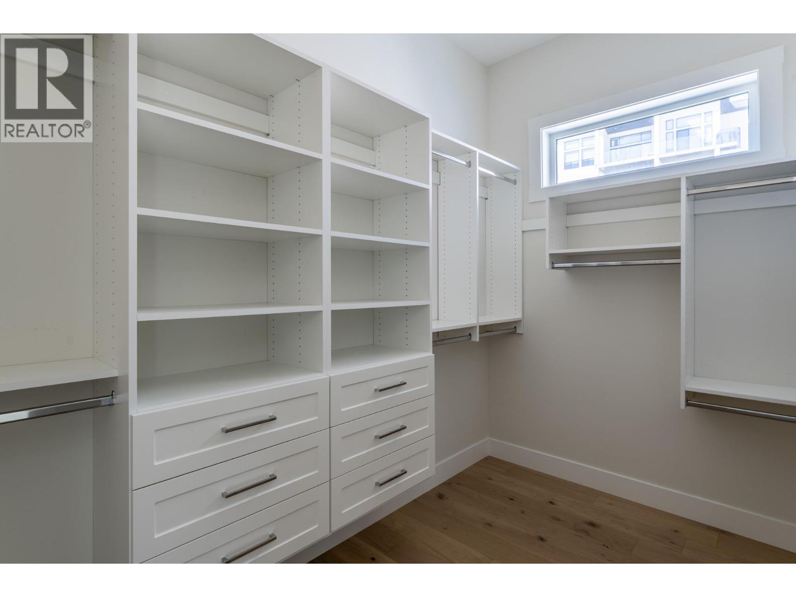  873 Royal Troon Lane, Kelowna