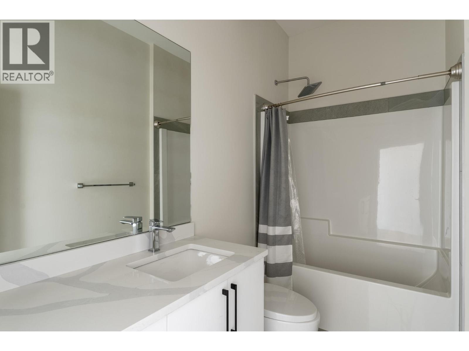  873 Royal Troon Lane, Kelowna
