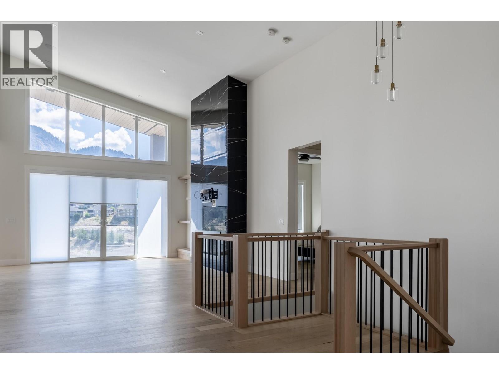  873 Royal Troon Lane, Kelowna