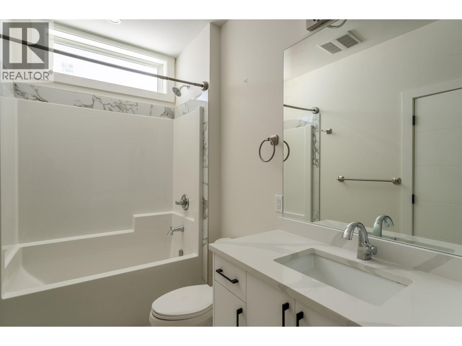  873 Royal Troon Lane, Kelowna