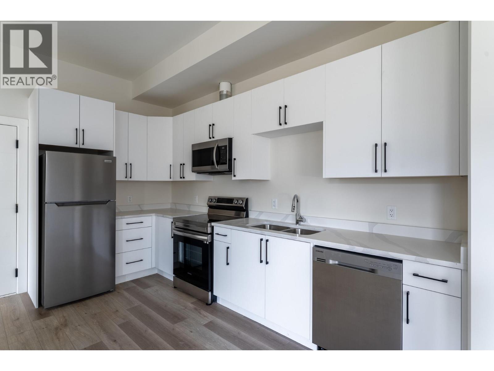  873 Royal Troon Lane, Kelowna