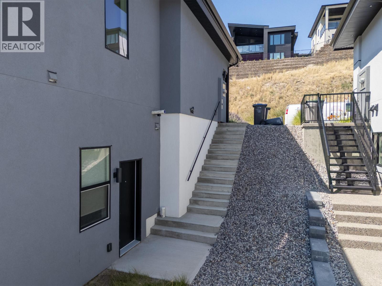  873 Royal Troon Lane, Kelowna