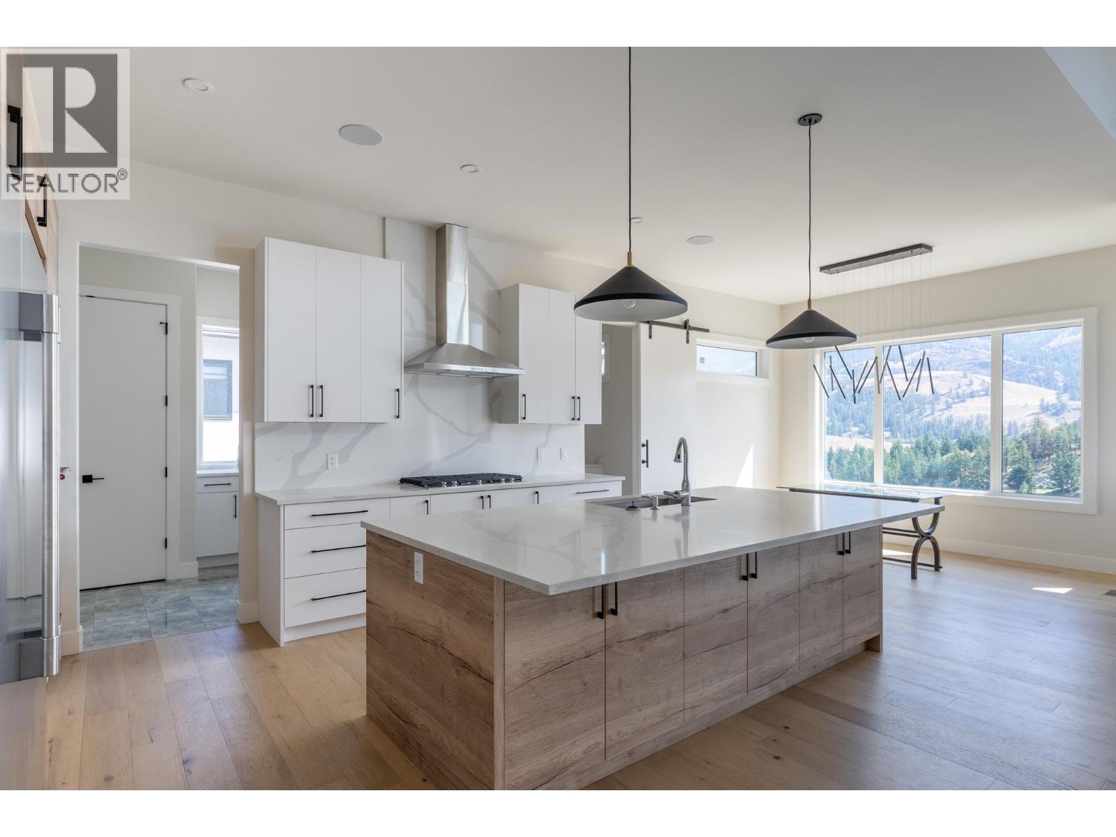  873 Royal Troon Lane, Kelowna
