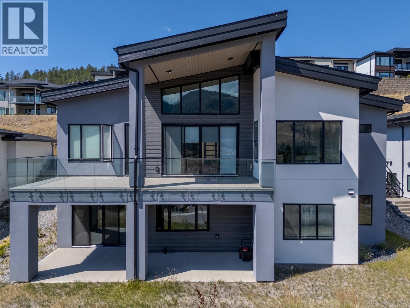  873 Royal Troon Lane, Kelowna