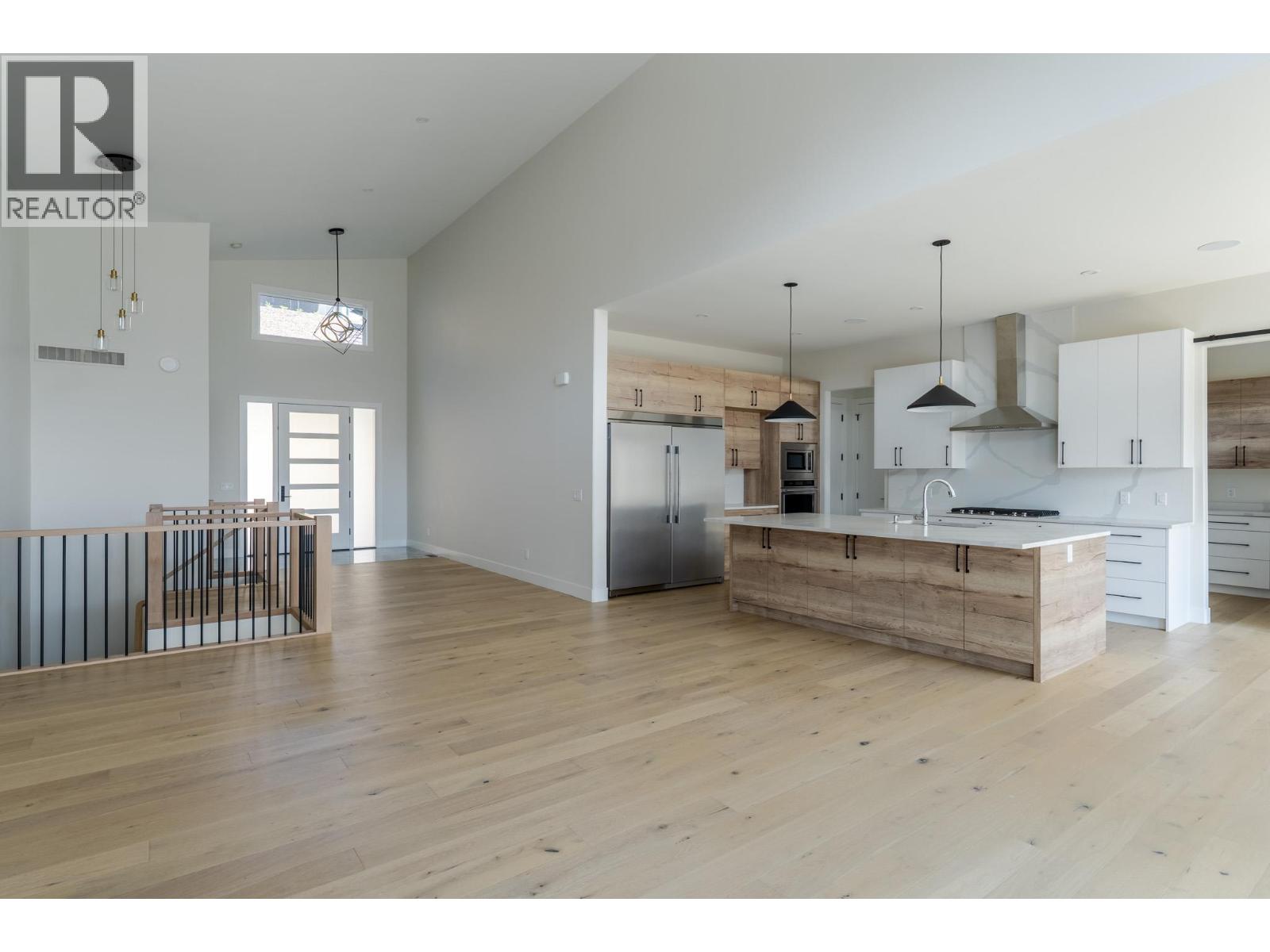  873 Royal Troon Lane, Kelowna