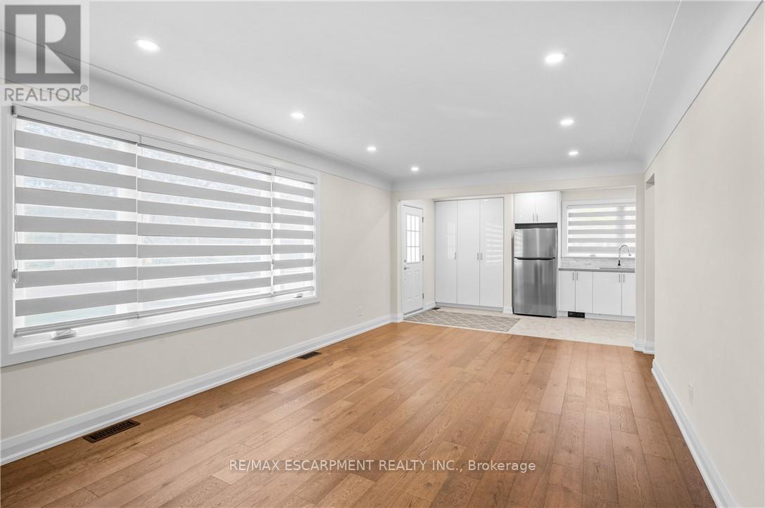 Photo 12 of A 723 Hager Avenue, Burlington ON