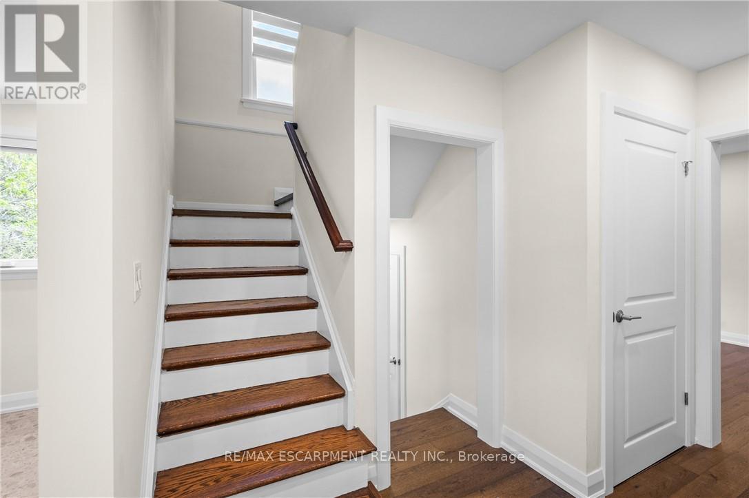 Photo 16 of A 723 Hager Avenue, Burlington ON