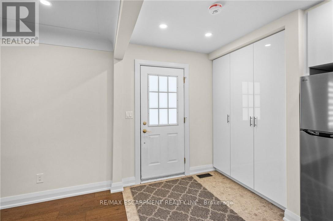 Photo 4 of A 723 Hager Avenue, Burlington ON