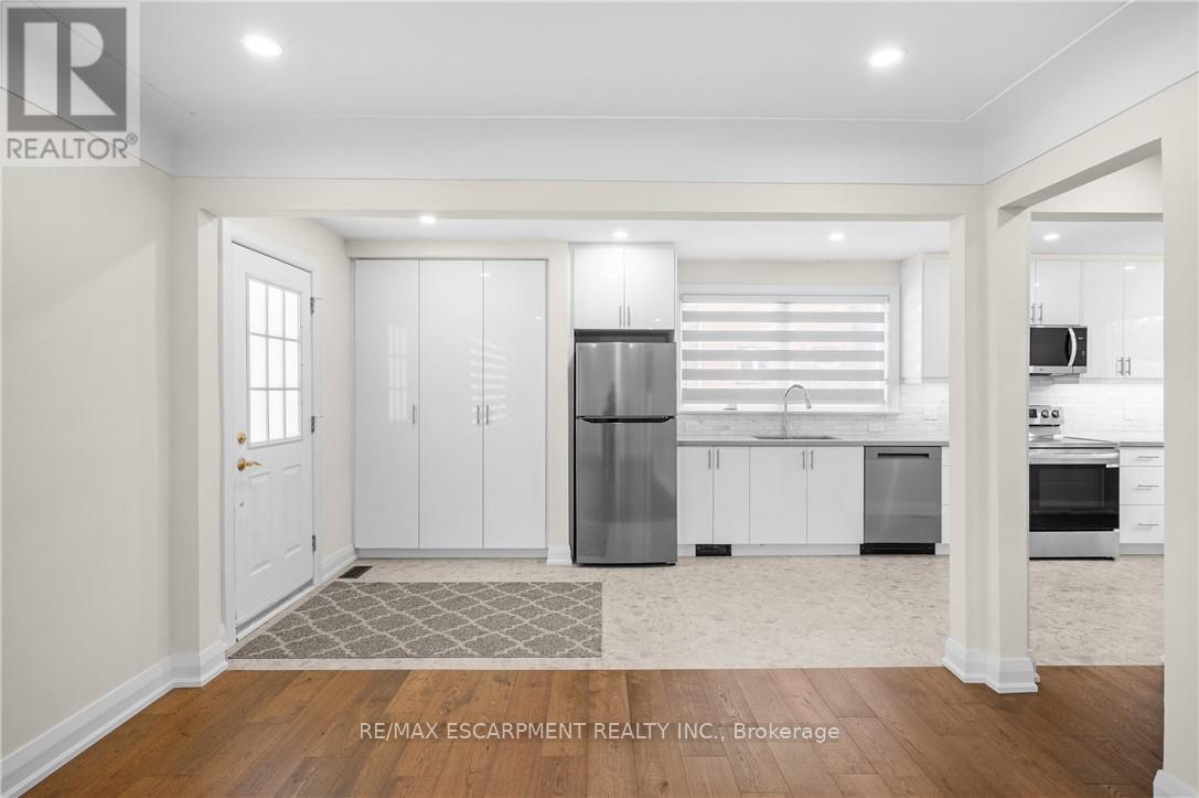 Photo 5 of A 723 Hager Avenue, Burlington ON