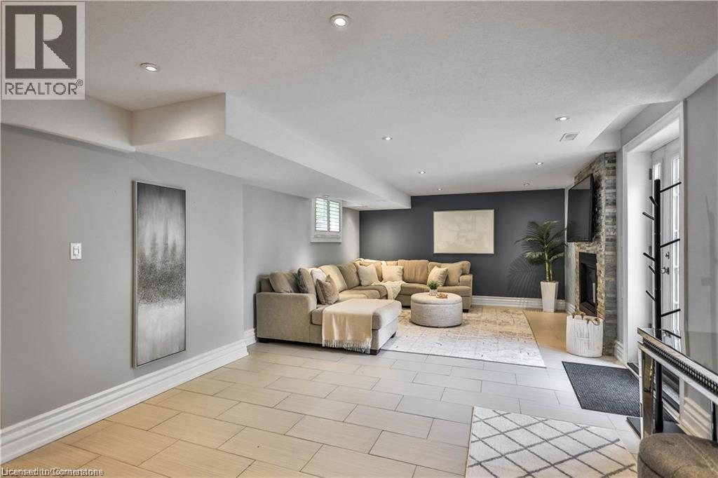Photo 34 of 220 Moorland Crescent, Ancaster ON