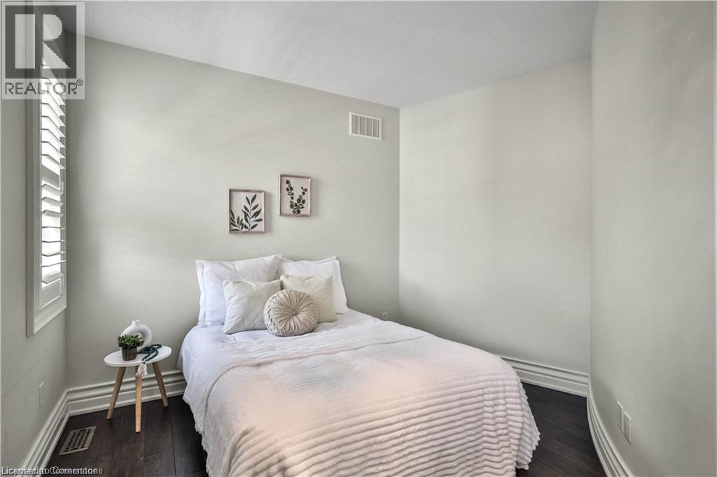 Photo 25 of 220 Moorland Crescent, Ancaster ON