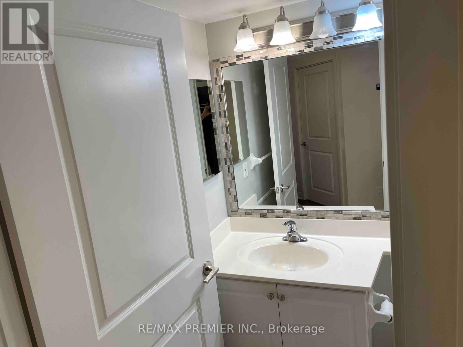 Photo 4 of 2915 4978 Yonge Street, Toronto ON