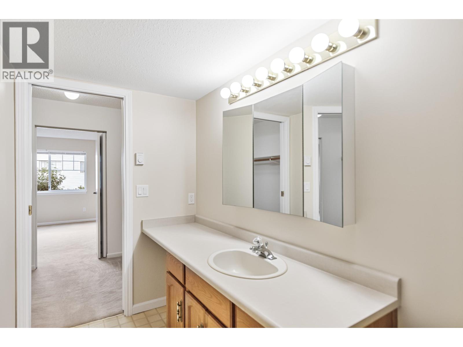 Photo 18 of 111 22514 116 Avenue, Maple Ridge BC