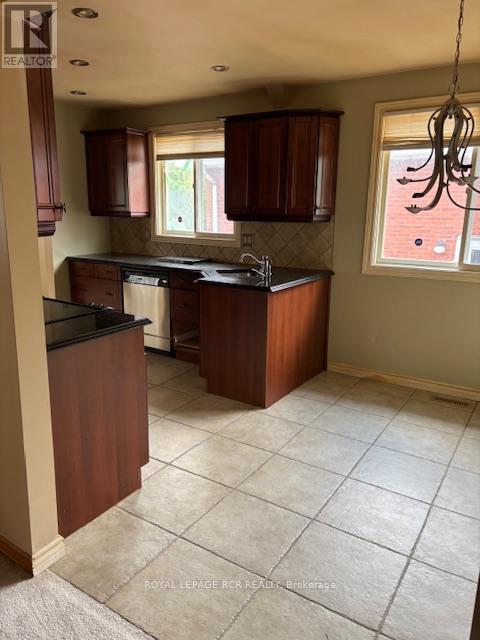 Photo 17 of 48 Seaton Place Drive, Hamilton ON
