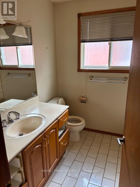 Photo 9 of 48 Seaton Place Drive, Hamilton ON
