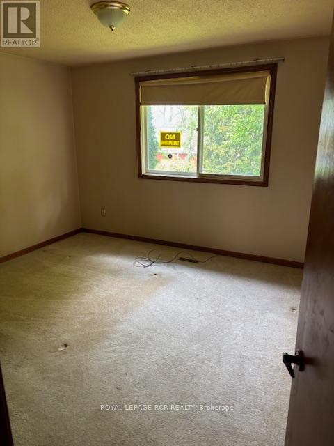 Photo 10 of 48 Seaton Place Drive, Hamilton ON
