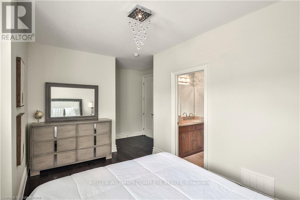 Photo 29 of 220 Moorland Crescent, Hamilton ON