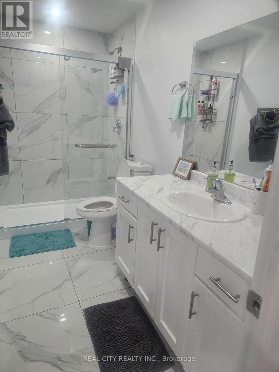 Photo 4 of 132 Sunset Way, Thorold ON