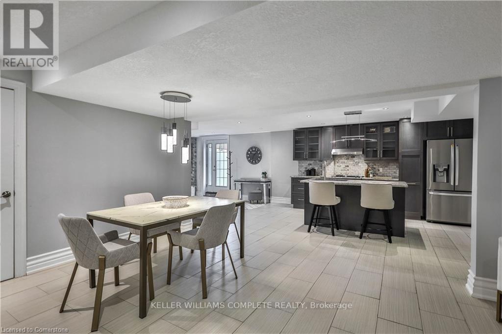 Photo 31 of 220 Moorland Crescent, Hamilton ON