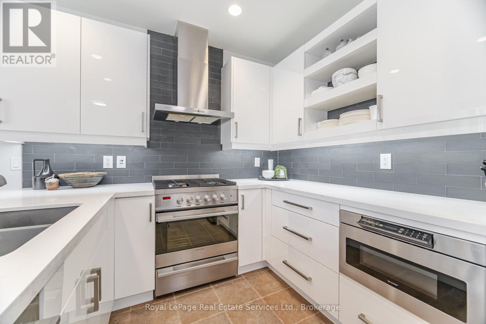 Photo 18 of 303 360 Pearl Street, Burlington ON