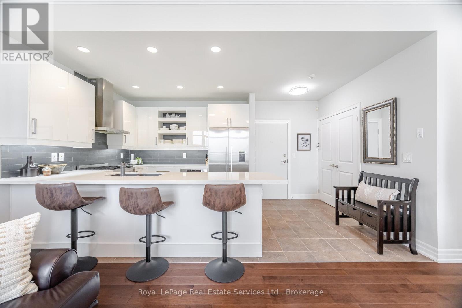Photo 37 of 303 360 Pearl Street, Burlington ON