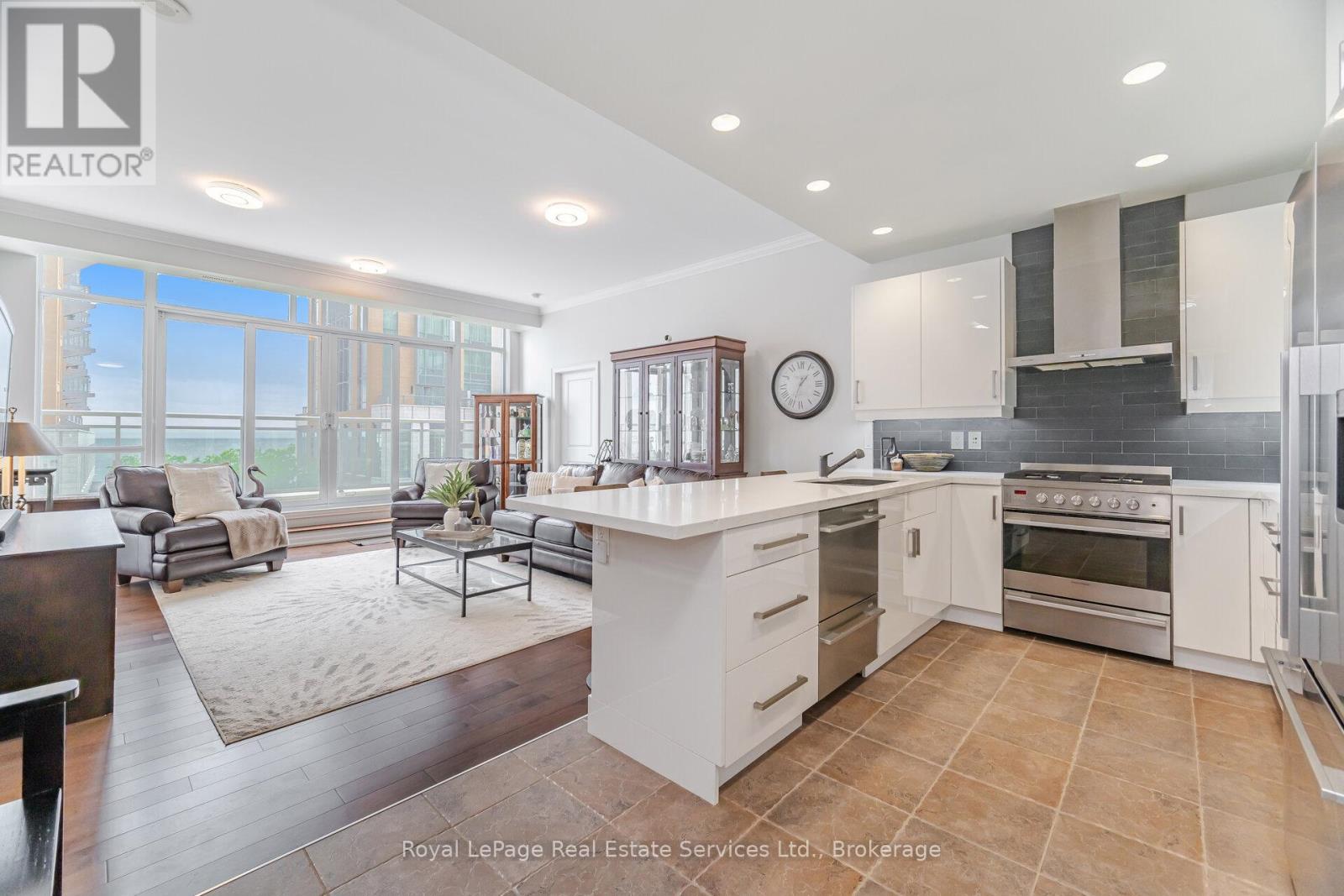 Photo 40 of 303 360 Pearl Street, Burlington ON
