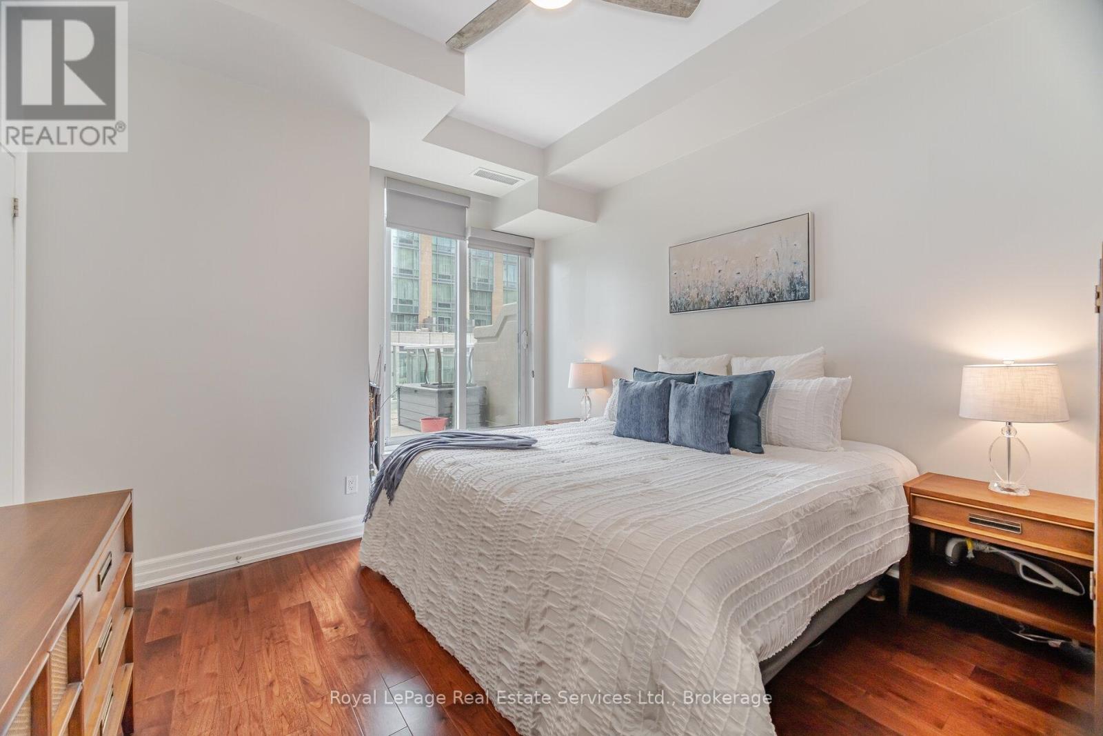 Photo 5 of 303 360 Pearl Street, Burlington ON